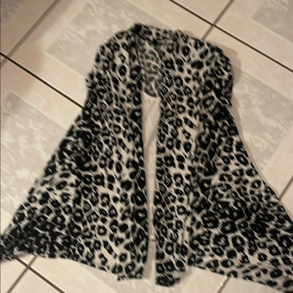 I.N. San Francisco Black and White Cardigan - Picture 2 of 5